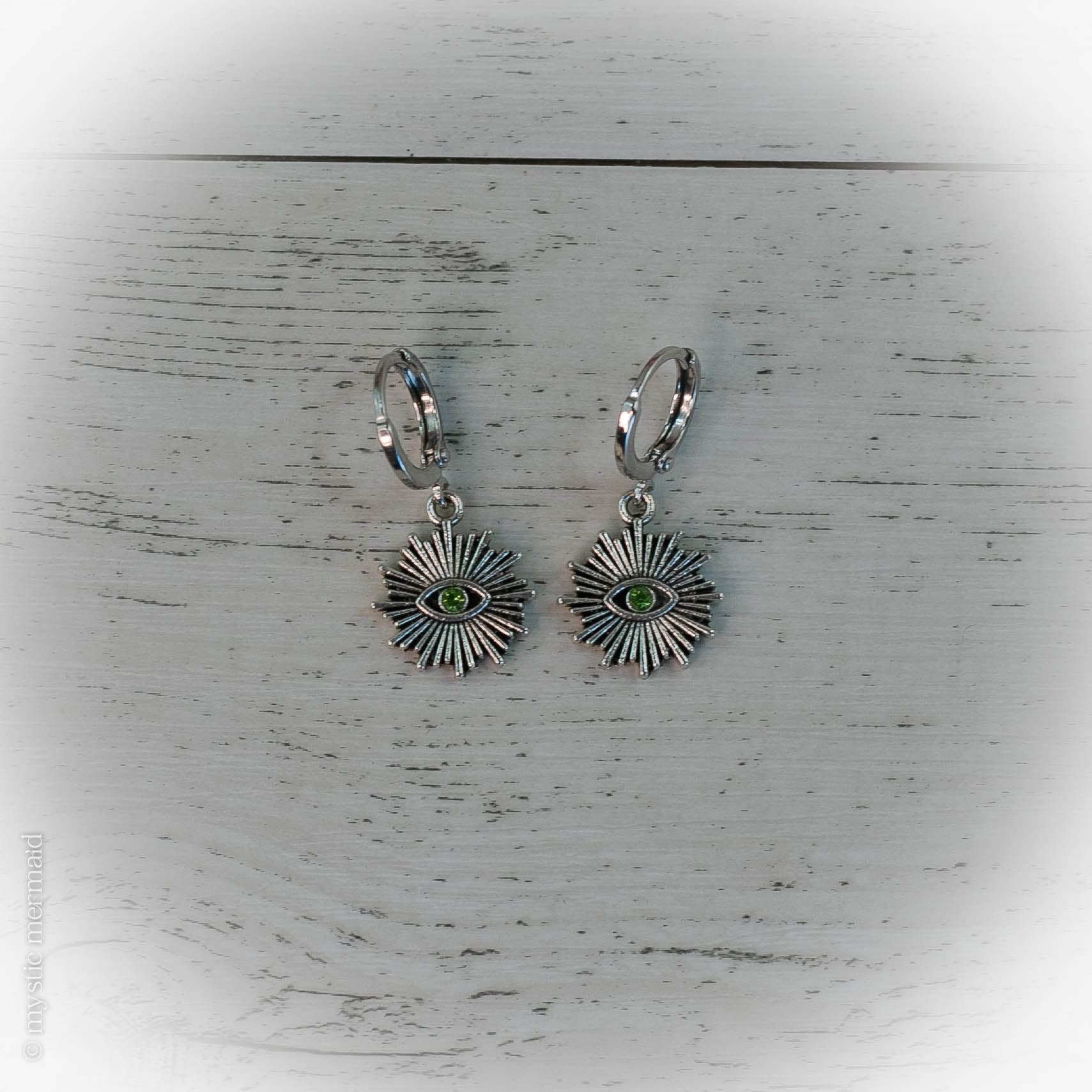 Chartreuse Green Radiance Spectacular 925 Sterling Silver Sleeper Leverback Earrings