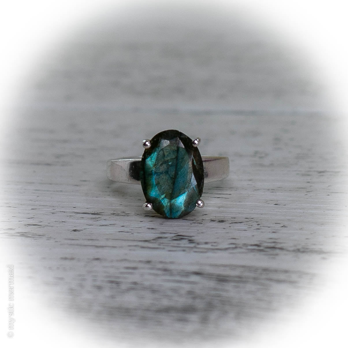 Stunning Labradorite 925 Sterling Silver Ring (Size 7)