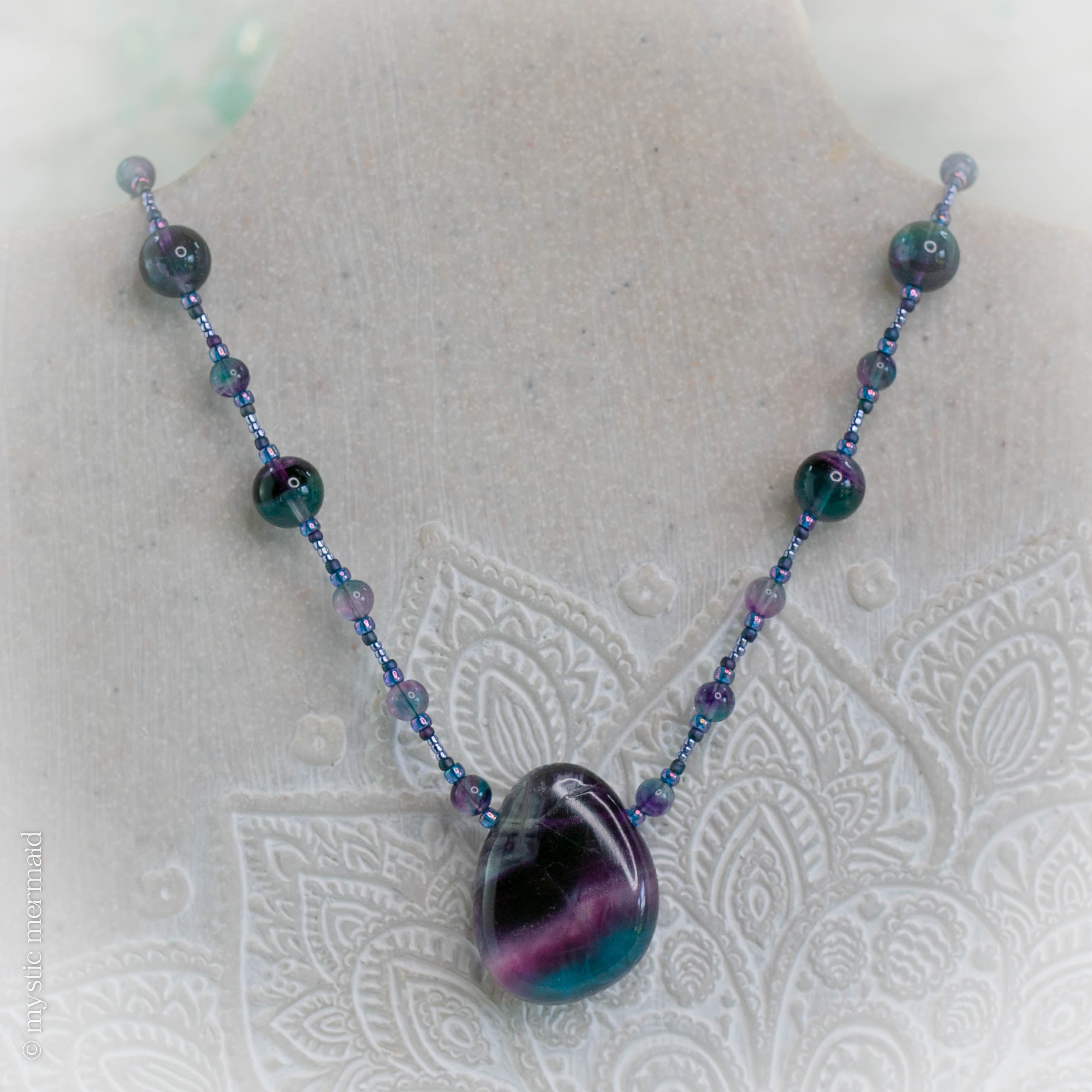 Green Fluorite Silver Chain Necklace. Natural Healing Gemstone | Etsy  Australia | Joyería de cristal, Collar de cuarzo, Collar de cristal