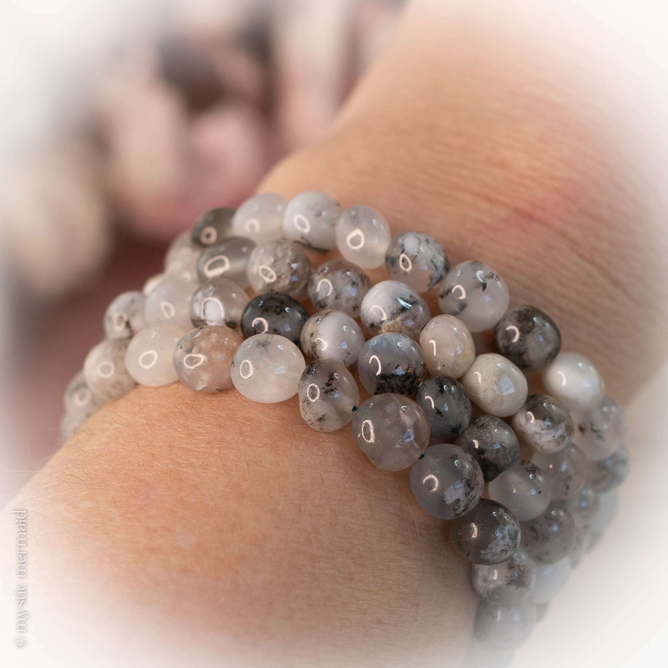 Embrace the Difference® Alashan agate gemstone stretch Bracelet